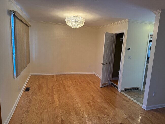 Foto del edificio - 284 Semton Blvd