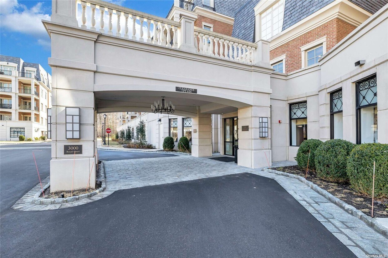 Primary Photo - 3000 Royal Ct