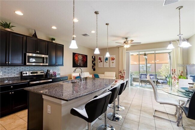 Foto del edificio - 6959 Towne Lake Rd