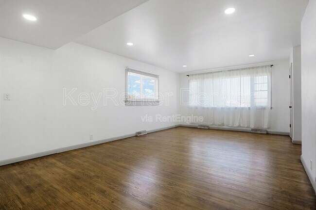 Building Photo - 741 S Wolff St