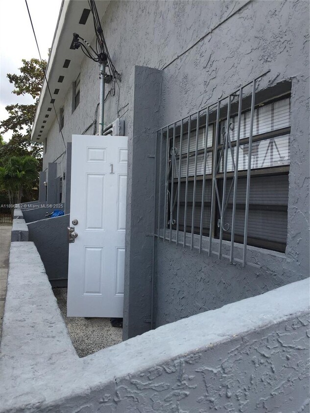 Foto principal - 1542 NW 35th St