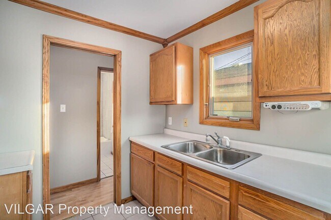 Building Photo - 3 br, 1.5 bath House - 4218 Euclid