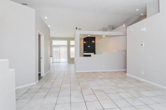 Foto del edificio - 403 Royal Greens Dr