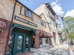 Building Photo - 622 N Western Ave