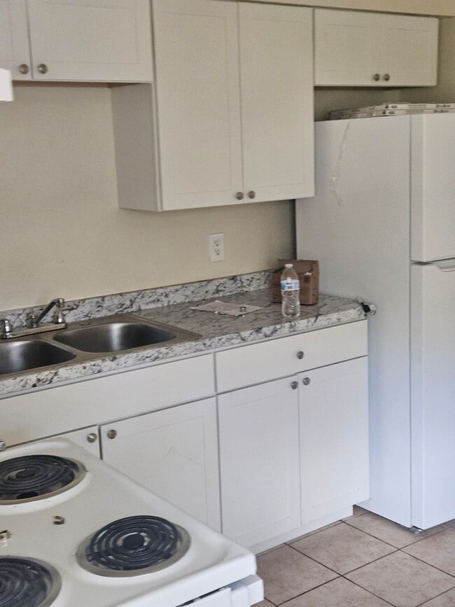Building Photo - 3/2 DUPLEX