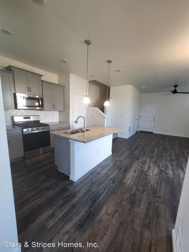 Foto del edificio - 3 br, 2.5 bath House - 21863 E. 8th Avenue