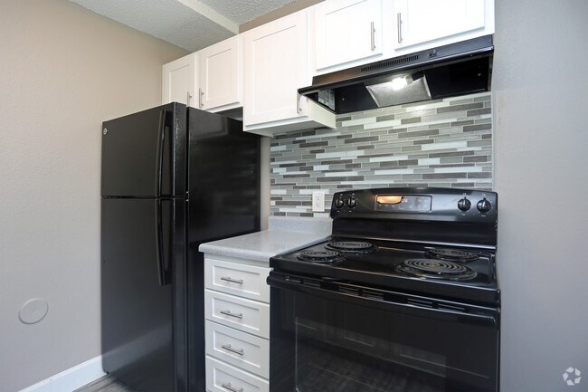 1HAB, 1BA: 590 ft² - Fairview Apartments