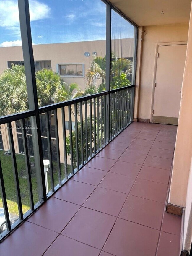 Foto del edificio - 8500 SW 133rd Avenue Rd