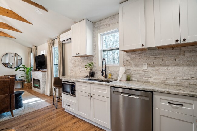 Foto del edificio - 1898 Marble Quarry Rd