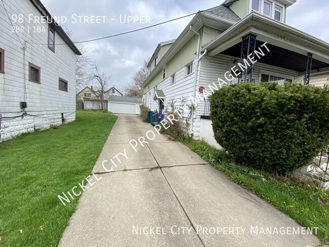Building Photo - 98 Freund St