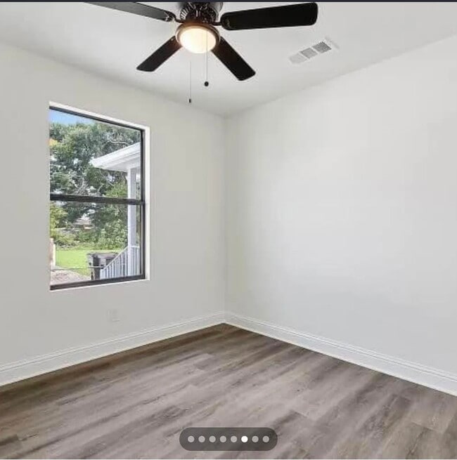 Building Photo - 211 3rd St