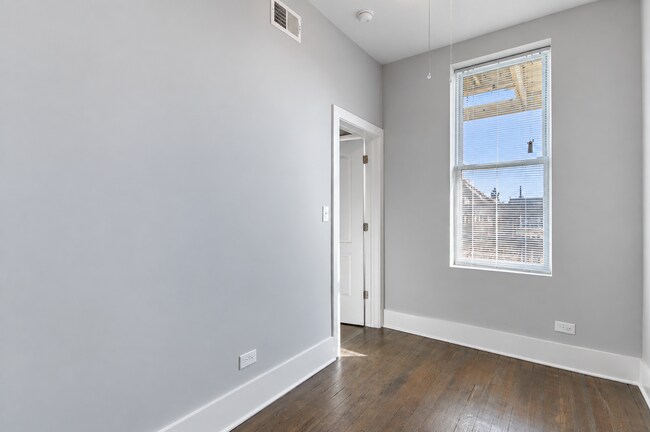 Foto del edificio - 2117 W 18th St