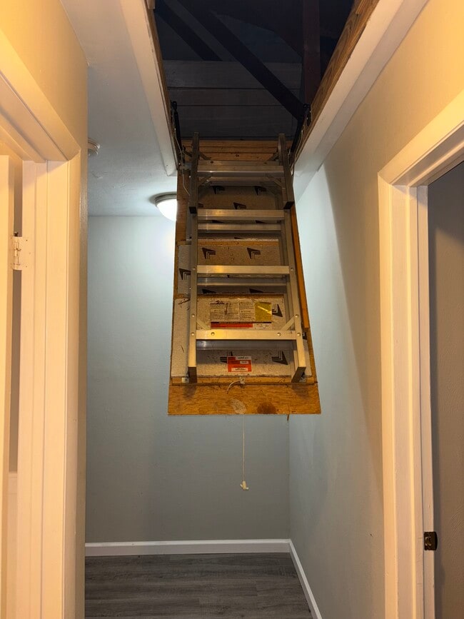 Photo - 813 S Grosvenor Ct House