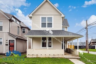 Building Photo - Beautiful Modern 3 Bedroom Renovation in F...