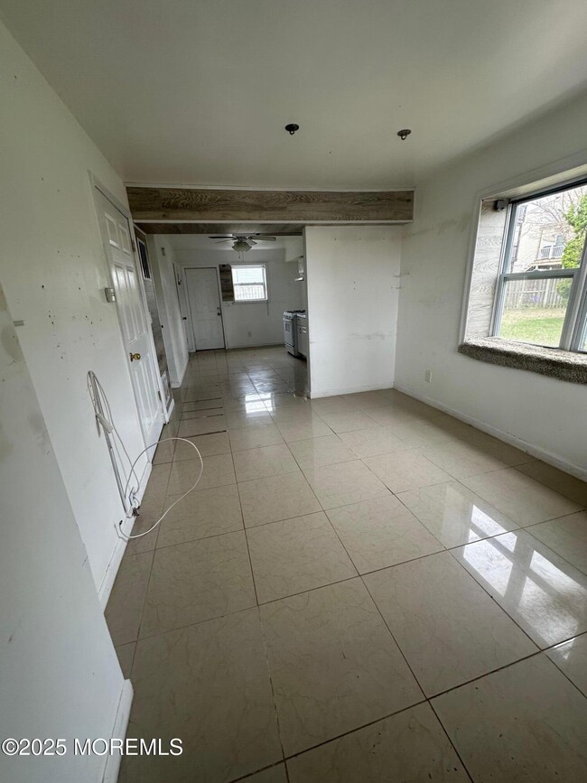 Foto del edificio - 24 Beachway Ave