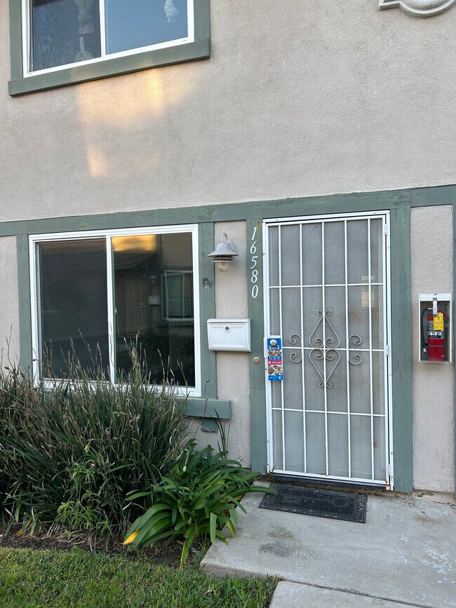 Building Photo - 16580 Nube Ln