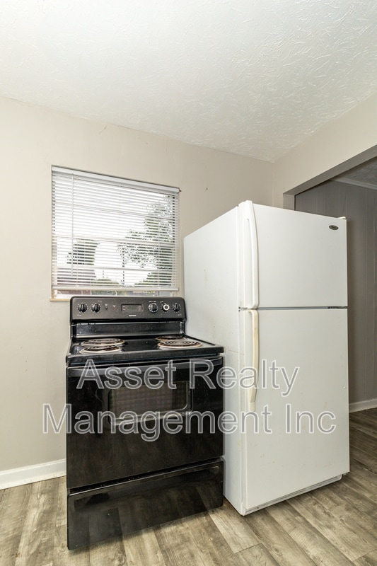 Building Photo - 1046 McArthur Rd