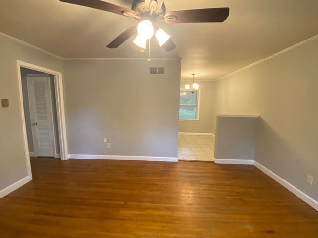 Building Photo - 2970 Chaucer Ln