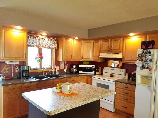 Foto del edificio - 212604 Lumberman Dr