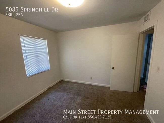 Building Photo - 5085 Springhill Dr