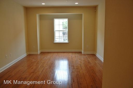 Building Photo - 1807 W Berks St