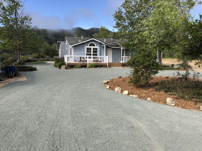 Circular driveway to house - 2596 Black Walnut Rd