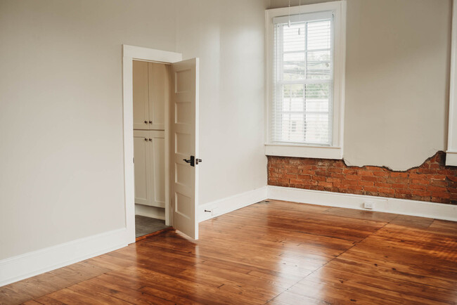 Bedroom - 529 E Washington St