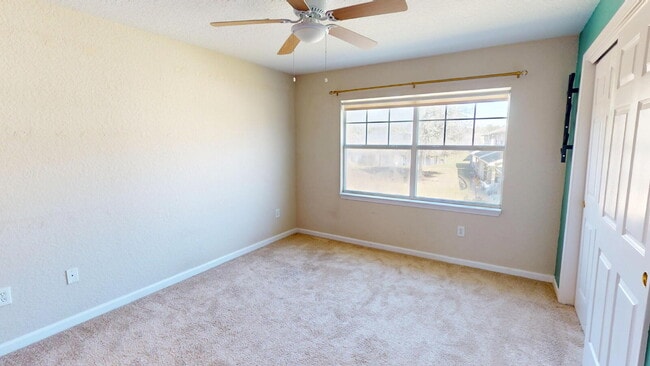 Building Photo - "Charming 2-Bed, 3-Bath Townhouse Retreat in Jacksonville - 1,176 Sq. Ft. of Comfort and Style!"