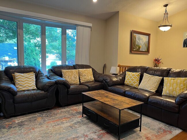 Foto del edificio - 331 Beachwood Dr