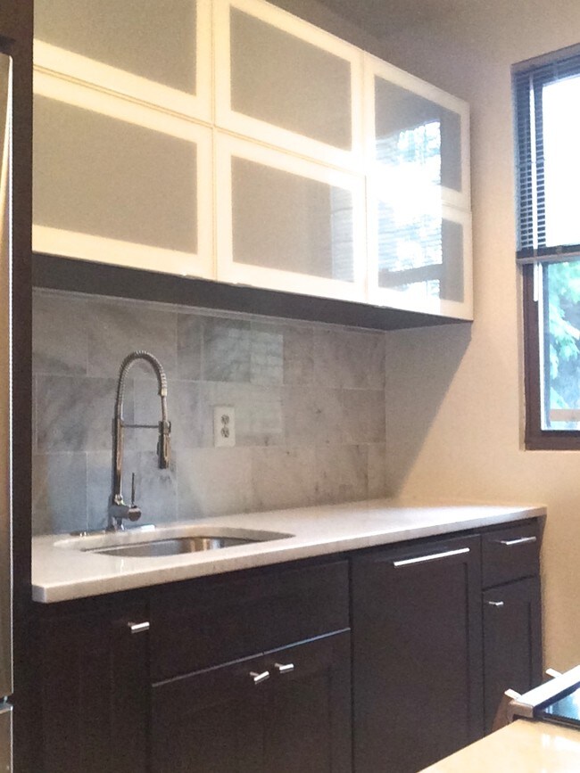 Kitchen sink, dishwasher - 1318 35th St NW