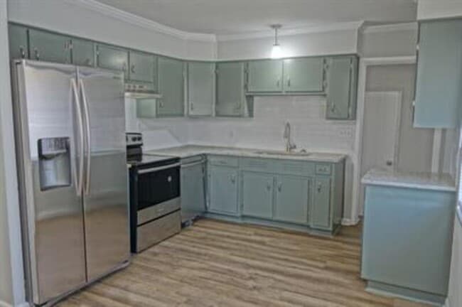 Building Photo - 2903 Bayless Dr SW