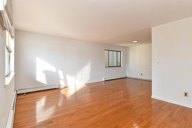 Building Photo - 1308 46th St