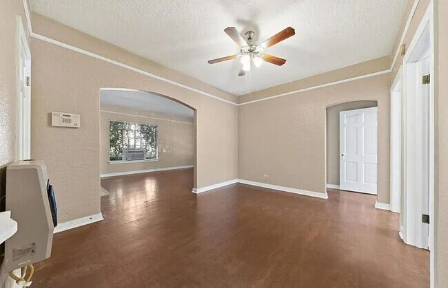 Foto del edificio - 268 E Lullwood Ave