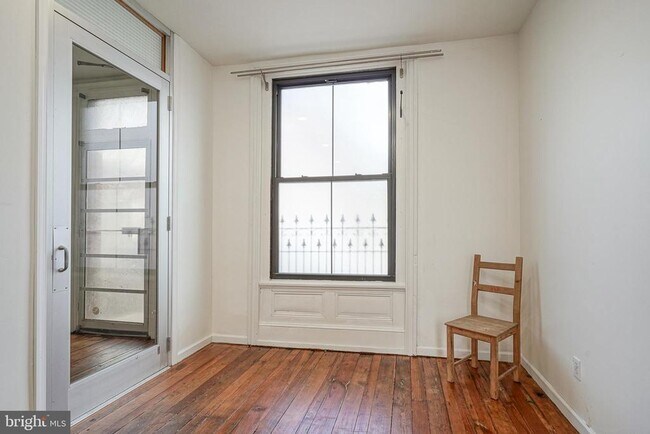 Building Photo - 1525 N 27th St