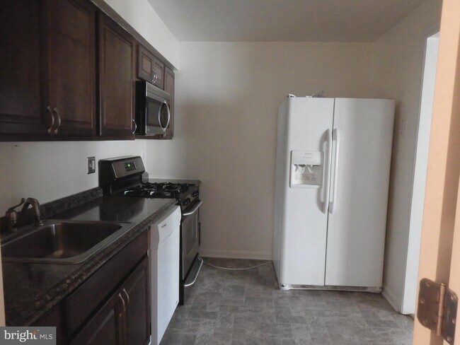 Foto del edificio - 9170 Hitching Post Ln