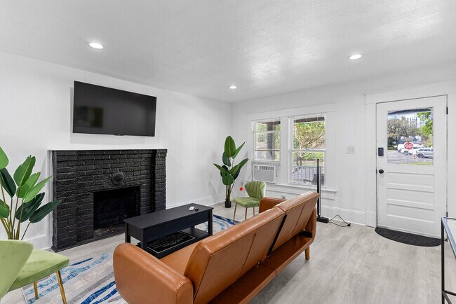 Foto del edificio - 316 E Amelia St