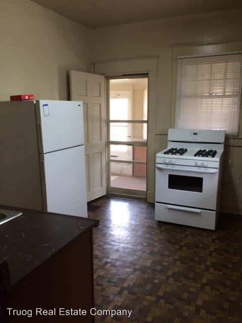 Building Photo - 4400 Belleview Ave
