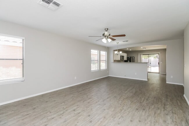 Foto del edificio - 2879 W Five Mile Peak Dr