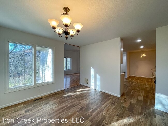Building Photo - 3 br, 3.5 bath House - 305 Secretariat Ln