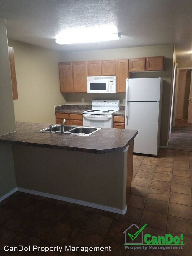 Foto del edificio - 145-195 Opal Ct