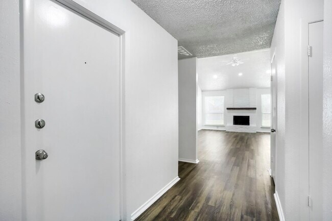 Foto del edificio - 7218 Camino Verde Dr