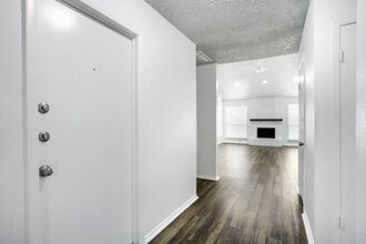 Building Photo - 7218 Camino Verde Dr