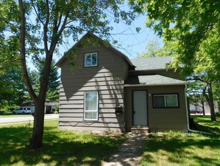1721 6th St E, Menomonie, WI 54751 House Rental in Menomonie, WI