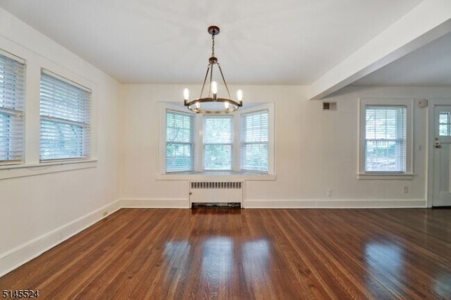 Building Photo - 7 Edgewood Terrace
