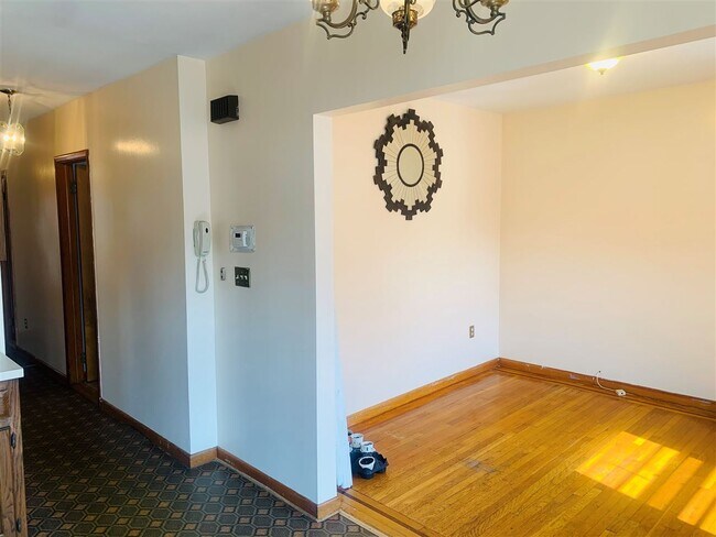 Building Photo - 328 Columbia Ave