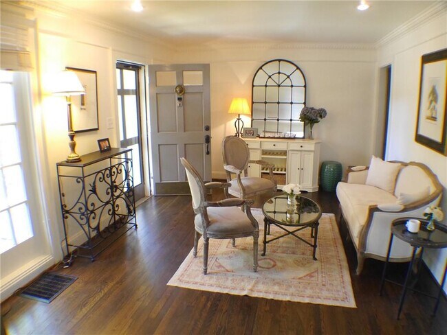 Foto del edificio - 746 Forrest St NW