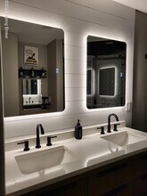 Building Photo - 3004 Linwood Ave