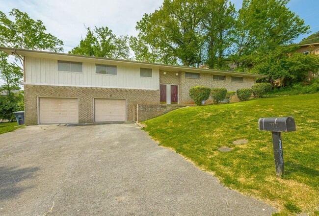 Building Photo - 3408 Gail Dr