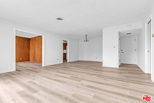 Foto del edificio - 732 Lorraine Blvd