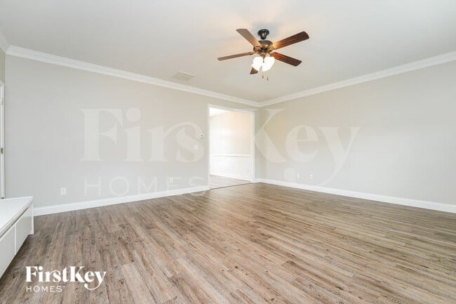 Foto del edificio - 1035 Sutherland Dr